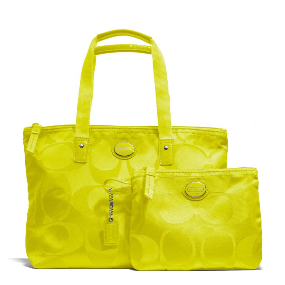 GETAWAY SIGNATURE NYLON SMALL PACKABLE TOTE - f77322 - SILVER/CITRINE