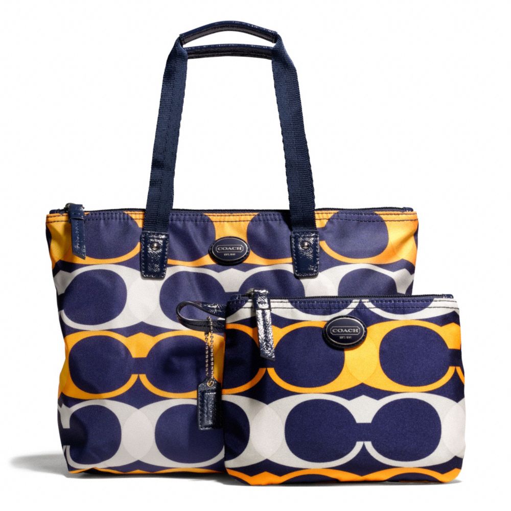 GETAWAY LINEAR C PRINT SMALL PACKABLE TOTE COACH F77440
