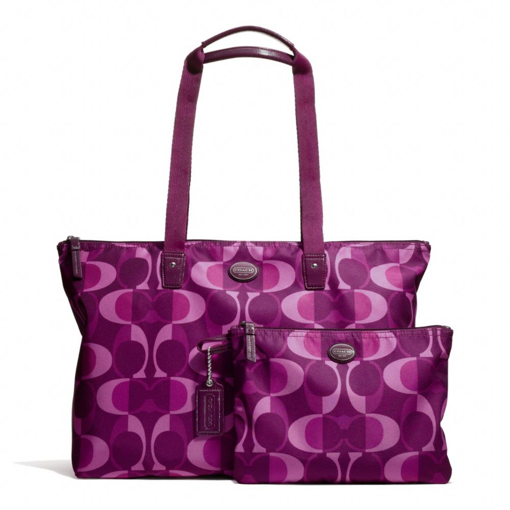 COACH GETAWAY DREAM C PACKABLE WEEKENDER - SILVER/BERRY MULTICOLOR - F77452