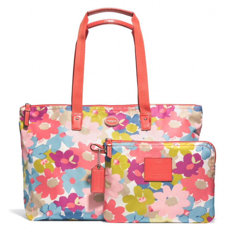 GETAWAY FLORAL PRINT WEEKENDER COACH F77572