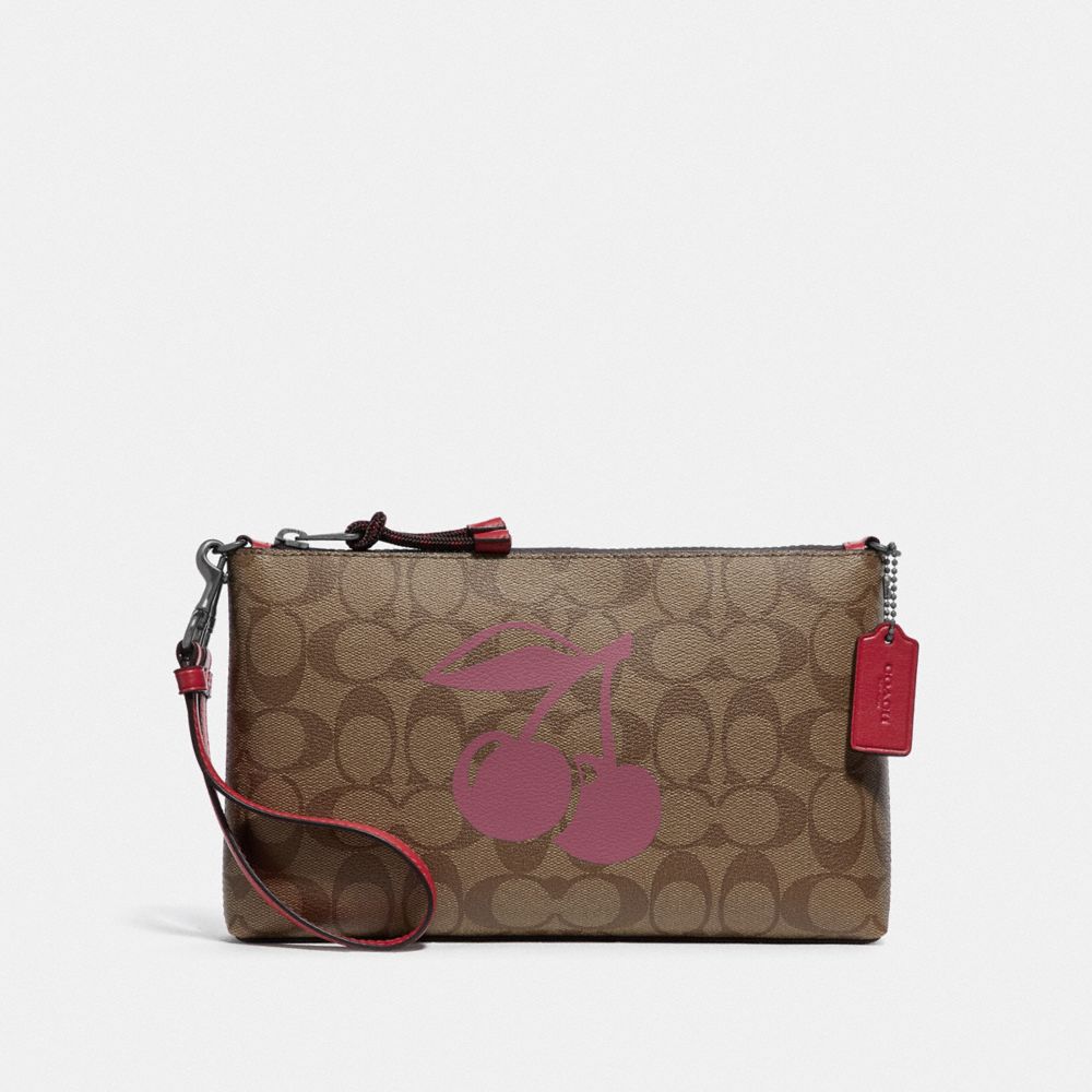 LARGE WRISTLET 25 IN SIGNATURE CANVAS WITH CHERRY MOTIF - F78304 - QB/KHAKI MULTI