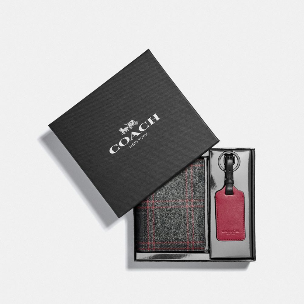 COACH BOXED PASSPORT CASE AND LUGGAGE TAG GIFT SET IN SIGNATURE CANVAS WITH SHIRTING PLAID PRINT - QB/BLACK RED MULTI - F79842