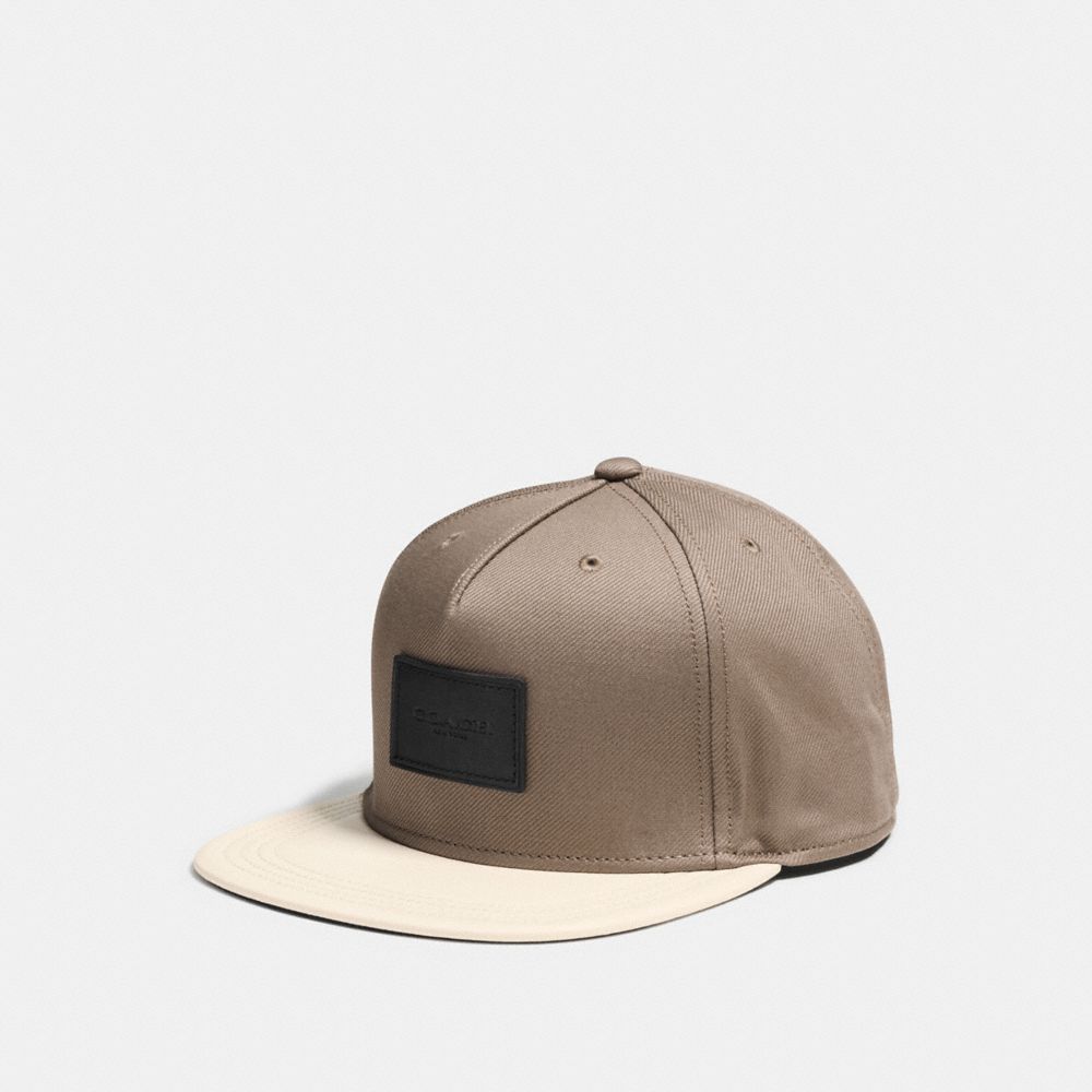 COACH FLAT BRIM HAT IN COLORBLOCK LEATHER - FOG - F86475