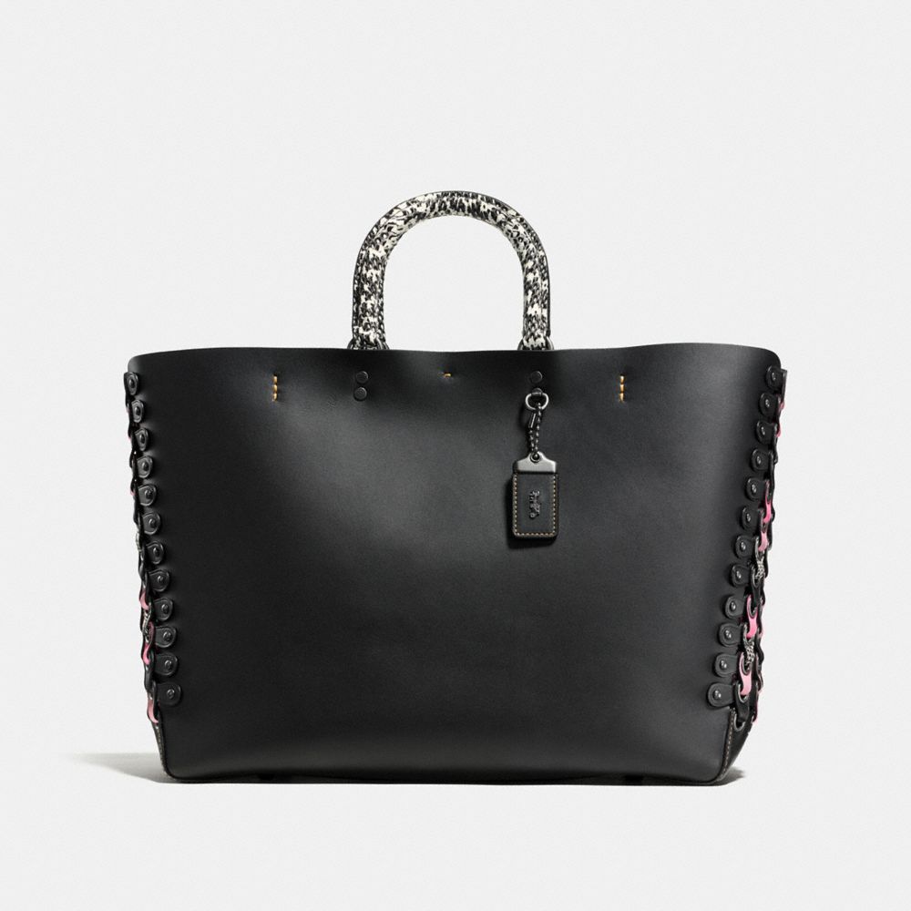 ROGUE TOTE WITH SNAKESKIN COACH LINK DETAIL - f86919 - Black/Pink/Black Copper