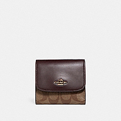 SMALL WALLET IN SIGNATURE COATED CANVAS - COACH f87589 - LIGHT GOLD/KHAKI