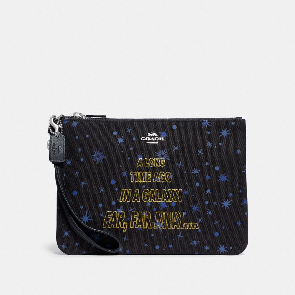 COACH STAR WARS X COACH GALLERY POUCH WITH STARRY PRINT AND SCROLL PRINT - SV/BLACK MULTI - F88648