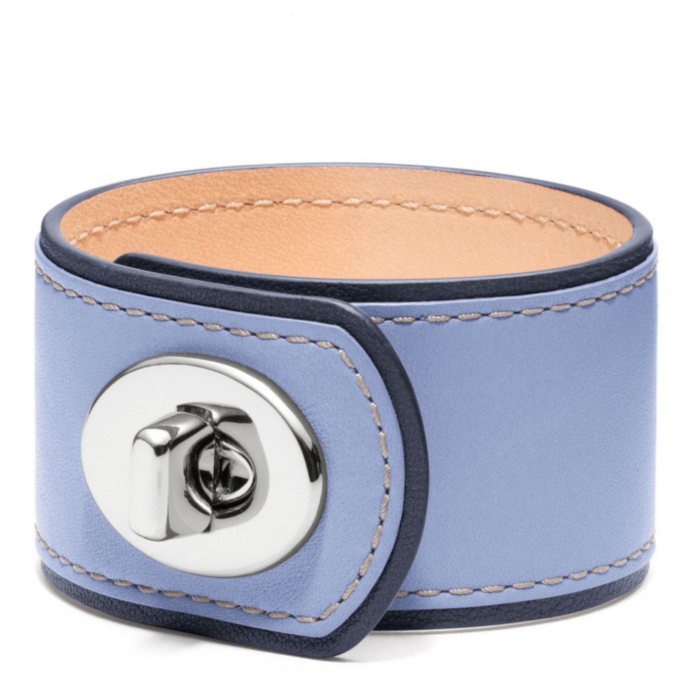 MEDIUM LEATHER TURNLOCK CUFF - f96319 - SILVER/CHAMBRAY