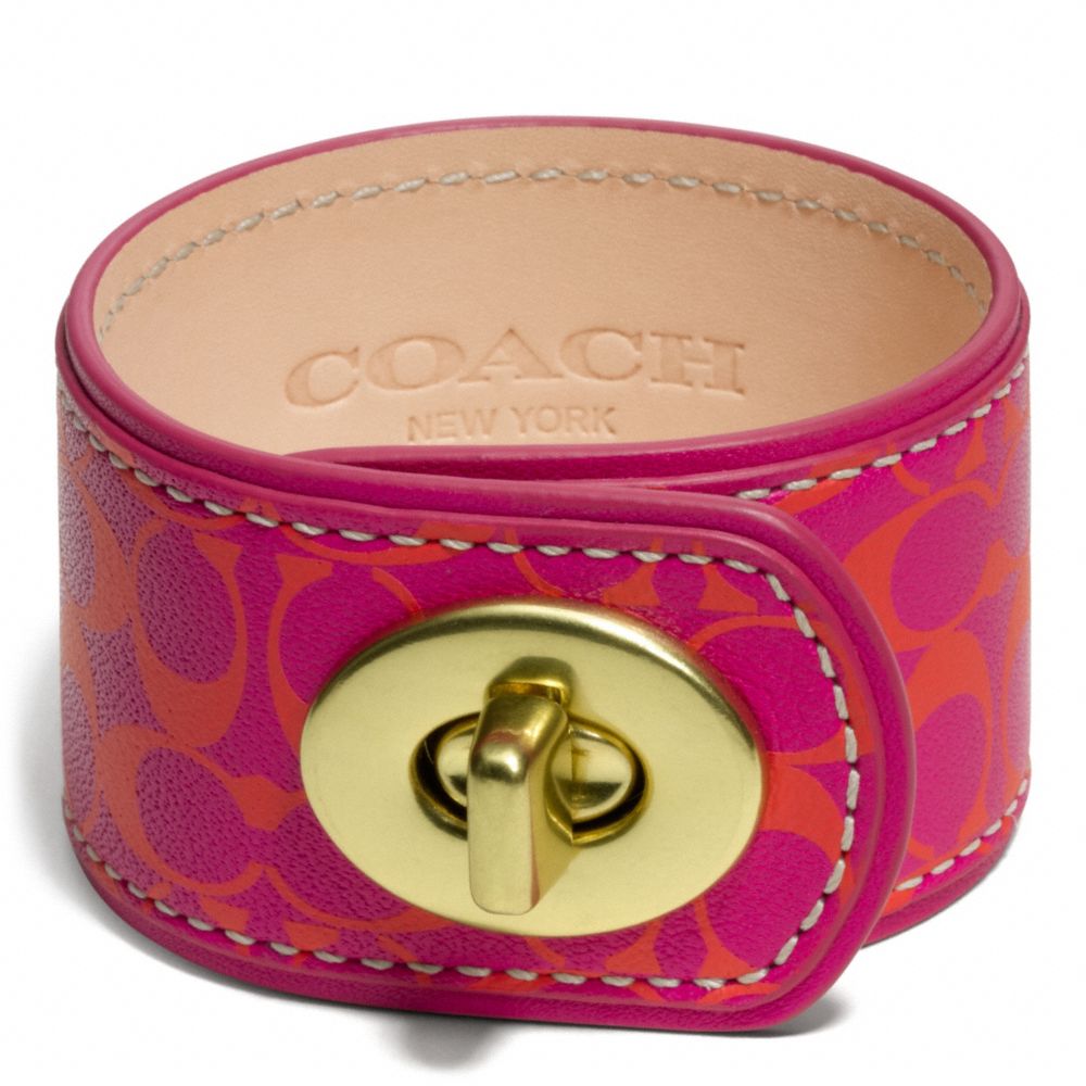 COACH SIGNATURE C LEATHER TURNLOCK BRACELET - BRASS/PINK - f96539