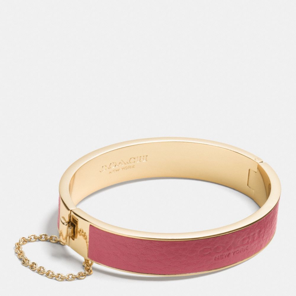 COACH LEATHER INLAY LOGO CHAIN HINGED BANGLE - GOLD/LOGANBERRY - f99990