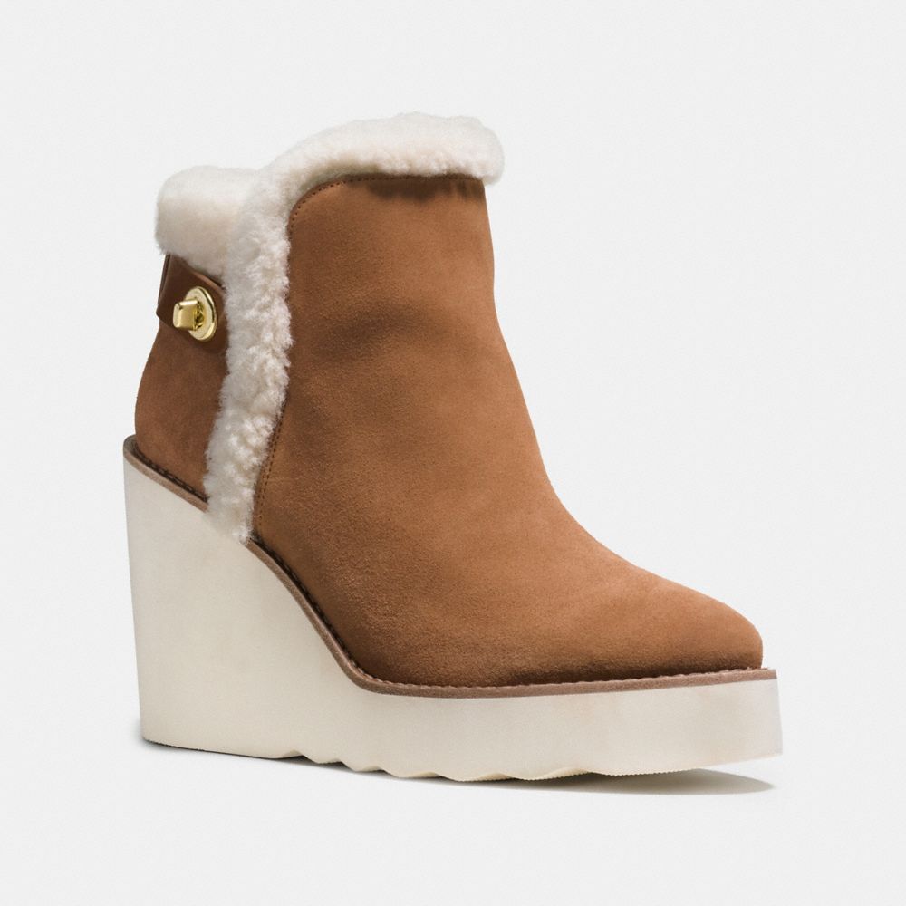 COACH KINGSTON BOOT - SADDLE - q8828