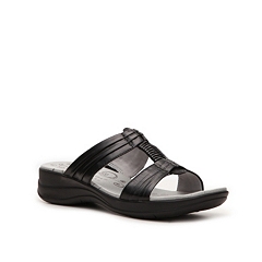 Bare Traps Justee Wedge Sandal | DSW