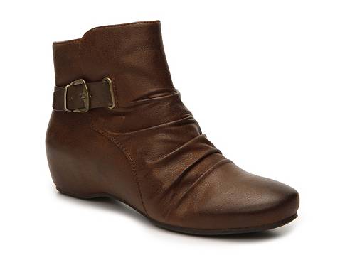 Bare Traps Song Wedge Bootie | DSW