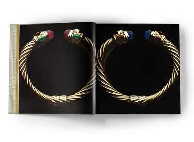 The elegance of cable is well suited to gemstones and hard stones
