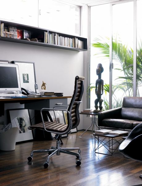 Eames&reg; Aluminum Group Executive Chair