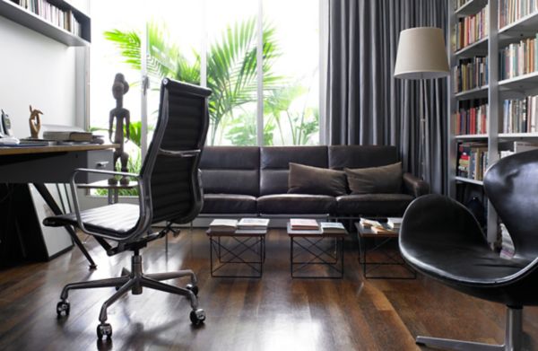 Eames&reg; Aluminum Group Executive Chair