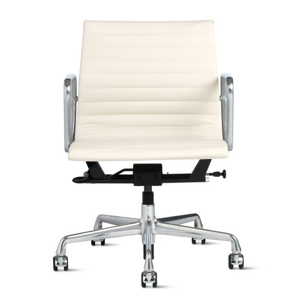 Eames Aluminum Group Management Chair With Pneumatic Lift Herman