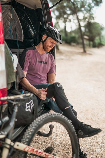 ENDURO PRO KNEE GUARD [BLK] M