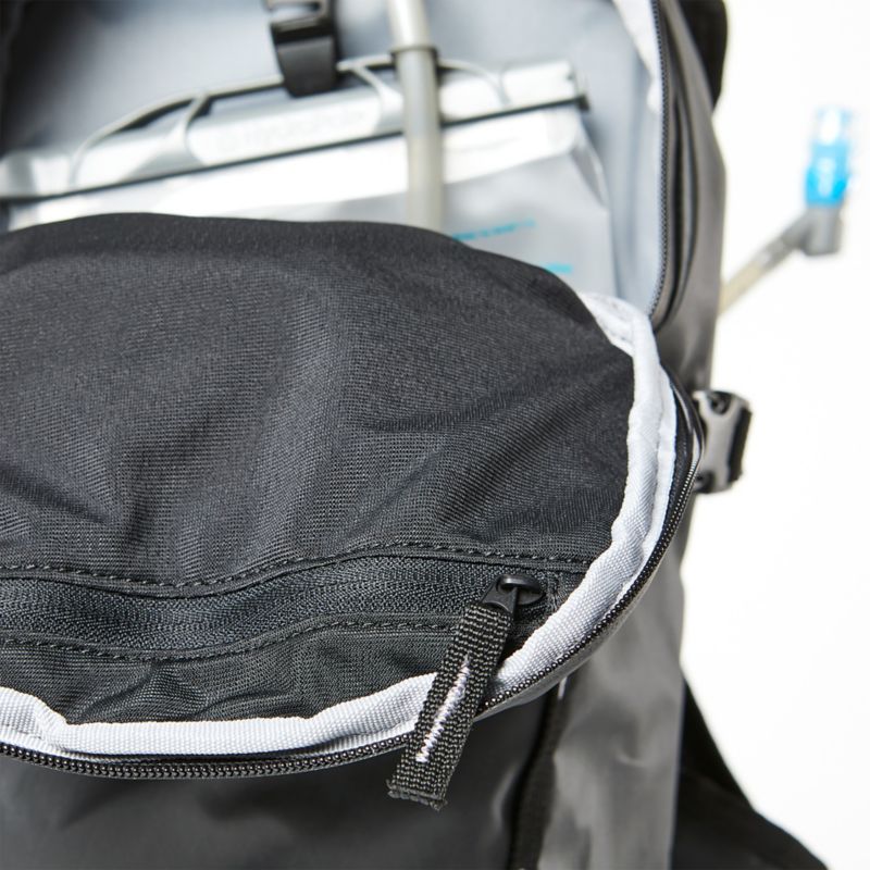 UTILITY HYDRATION PACK- MEDIUM [BLK] OS