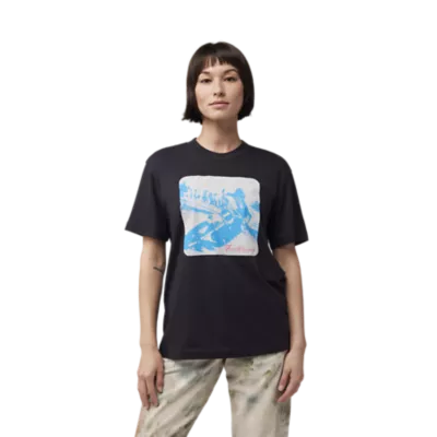 W SCRIPTED PHOTO SS TEE 