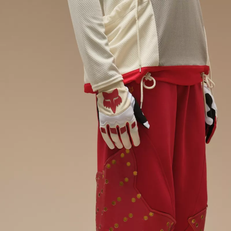 Kiko Kostadinov para Fox LAB Dirtpaw Gloves