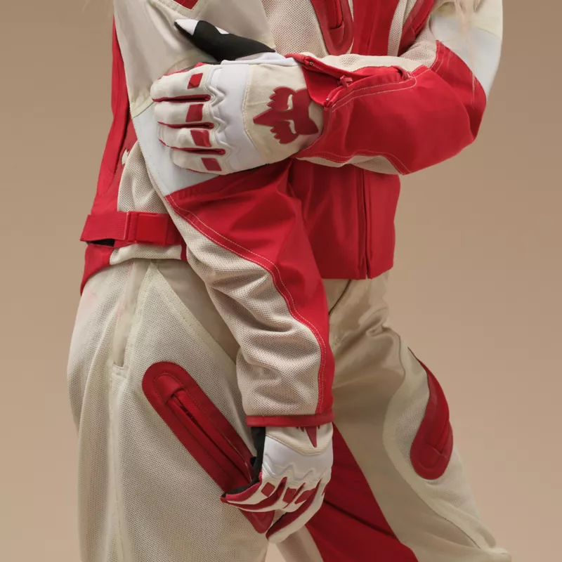 Kiko Kostadinov para Fox LAB Dirtpaw Gloves