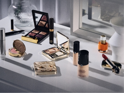 CHANEL, Bags, Rare Chanel Beaut Le Vanity Maquillage Essential Black  Makeup Case