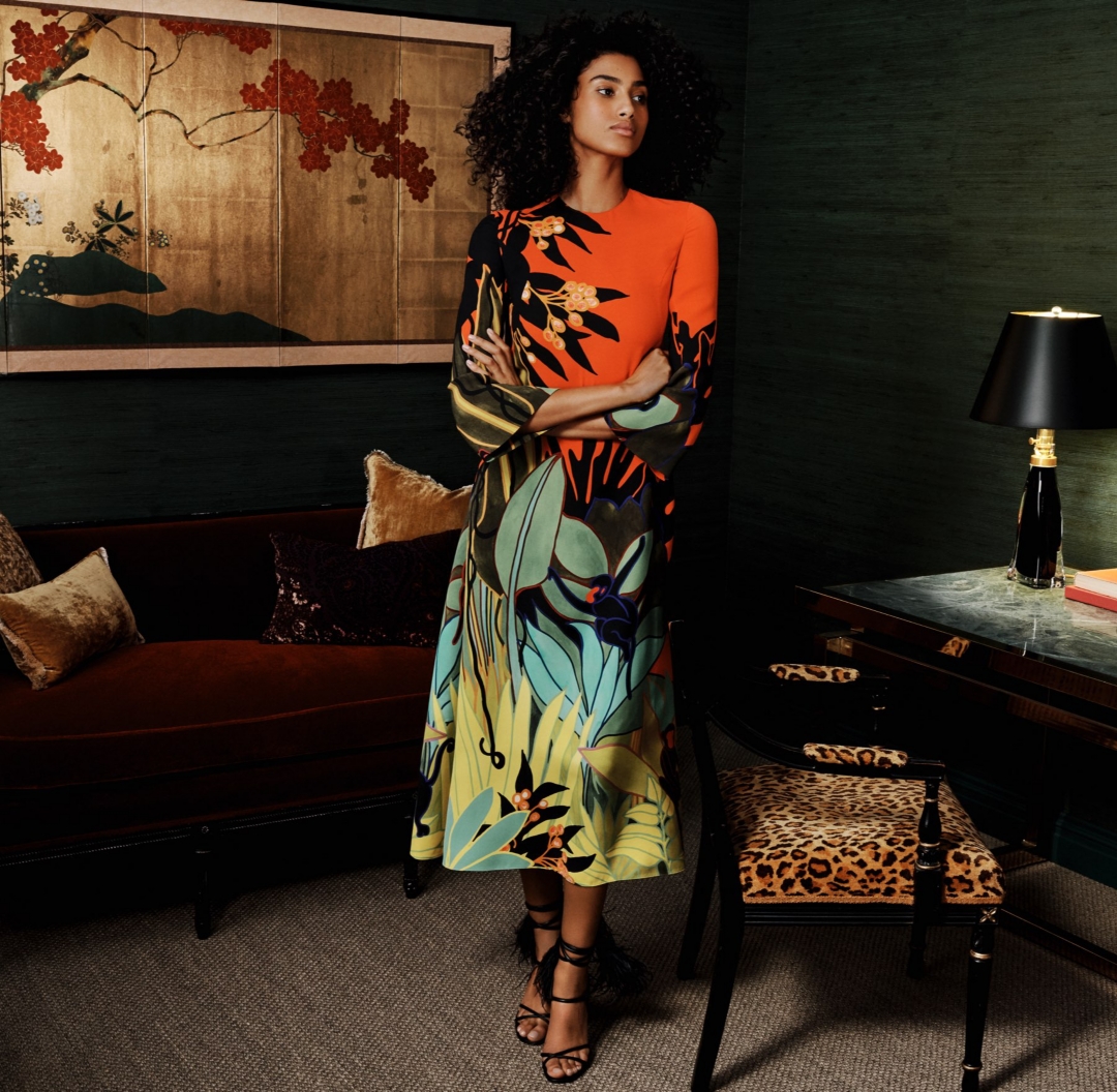 Valentino. Dress in Jungle Print. Upflair Sandals.