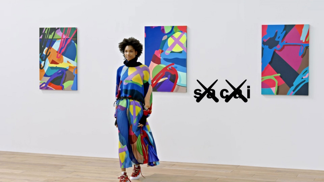 sacai kaws コラボ　マルチカラードッキングワンピース サカイ」とカウズのコラボアイテムが発売 マルチカラーと