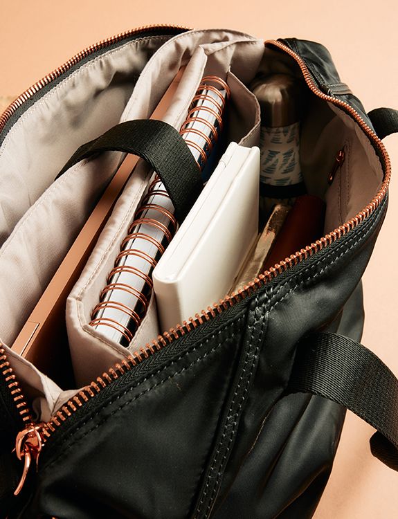 Clutter Free: How to Pack a Tote Bag