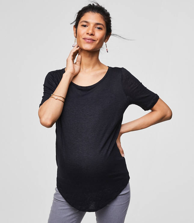 In the softest and lightest linen knit, this ballet neck tee is always ready for a twirl. Ballet neck. 3/4 sleeves. Shirttail hem.