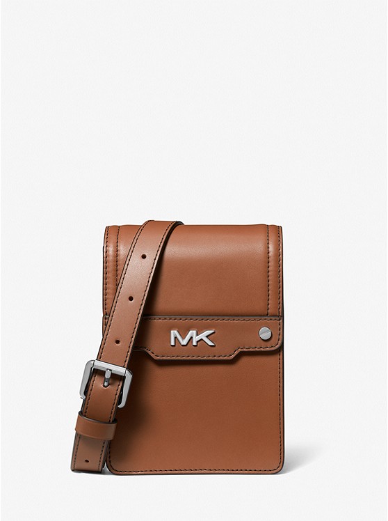 MK 33F3LVAM5L Varick Leather Smartphone Crossbody Bag LUGGAGE