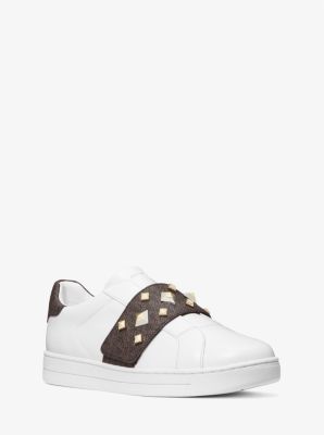 43T1KNFS7L - Kenna Leather and Studded Logo Sneaker  OPTIC WHITE