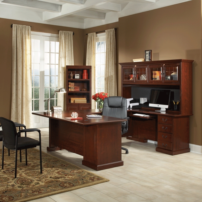 How to Decorate with Traditional Décor & Office Furniture ...