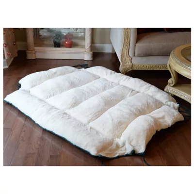 Product Armarkat Laural Green & Ivory Cuddler Dog Bed