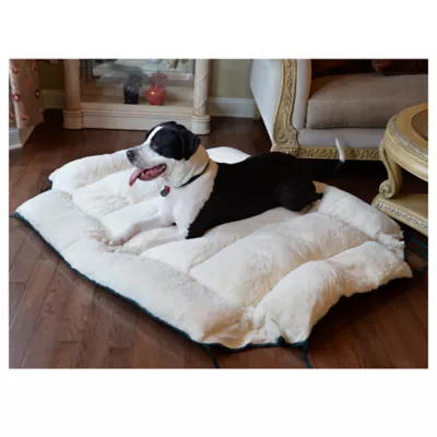 Product Armarkat Laural Green & Ivory Cuddler Dog Bed