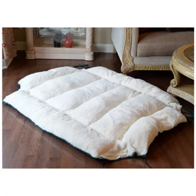 Product Armarkat Laural Green & Ivory Cuddler Dog Bed