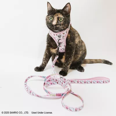 Product Sassy Meow Hello Kitty® Pink Cat Leash