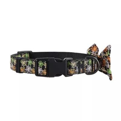 Product Thrills & Chills® Spiderweb Collar