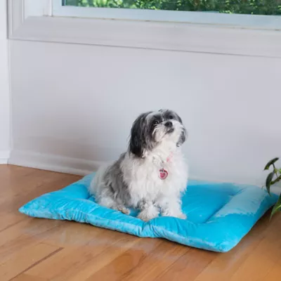 Product Armarkat Luxe Velvet Mat Pet Bed