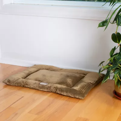 Product Armarkat Luxe Velvet Mat Pet Bed