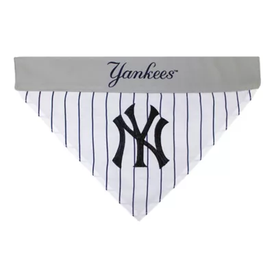 Product New York Yankees Reversible Pet Bandana