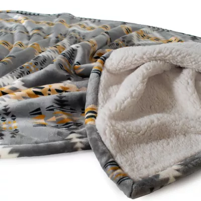 Product Pendleton Rancho Arroyo Plush Pet Throw