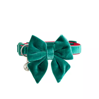 Product Merry & Bright Green Velvet Dog Collar