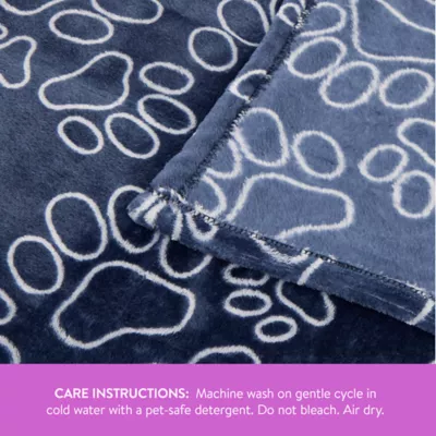 Product Top Paw® Classic Cozy Throw Blanket