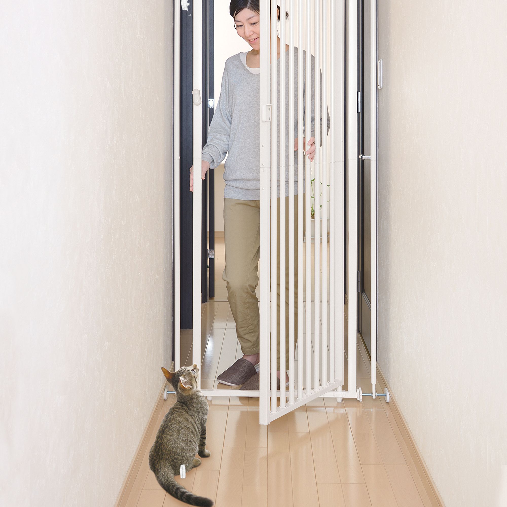 Richell® Extra Tall Cat Safety Gate - Extra Tall 70" Gate - Extra Tall Indoor Cat Gate - thumbnail 2