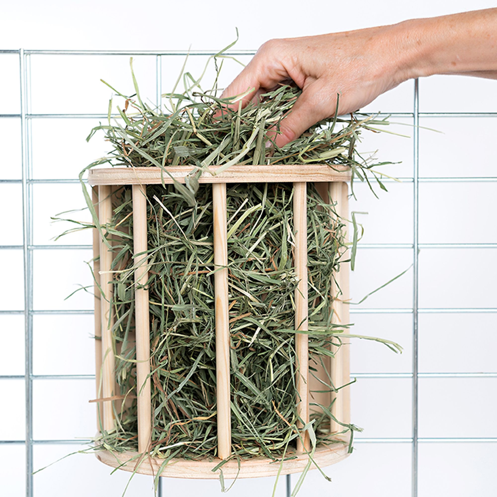 Small Pet Select Hay Manger Hay Feeder - thumbnail 4