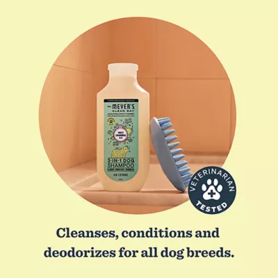 Mrs. Meyer's Clean Day 3 in 1 Dog Shampoo - Sweet Chamomile Scent, 414ml - Image 3