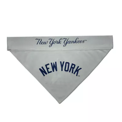 New York Yankees Reversible Pet Bandana - Image 3