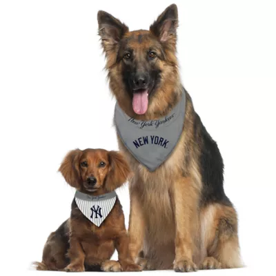 New York Yankees Reversible Pet Bandana - Image 4