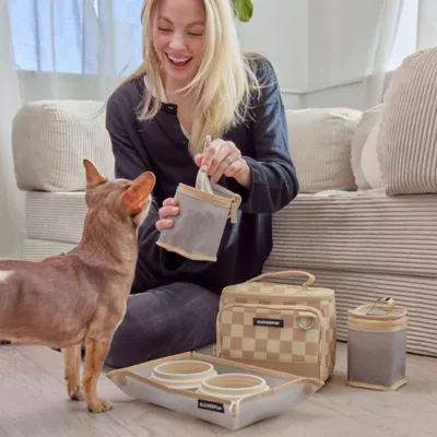 Cleverpup Bistro Box, 7-Piece Dog Food Travel Kit W/ Collapsible Bowls, Insulated Travel Bag & More - Image 4